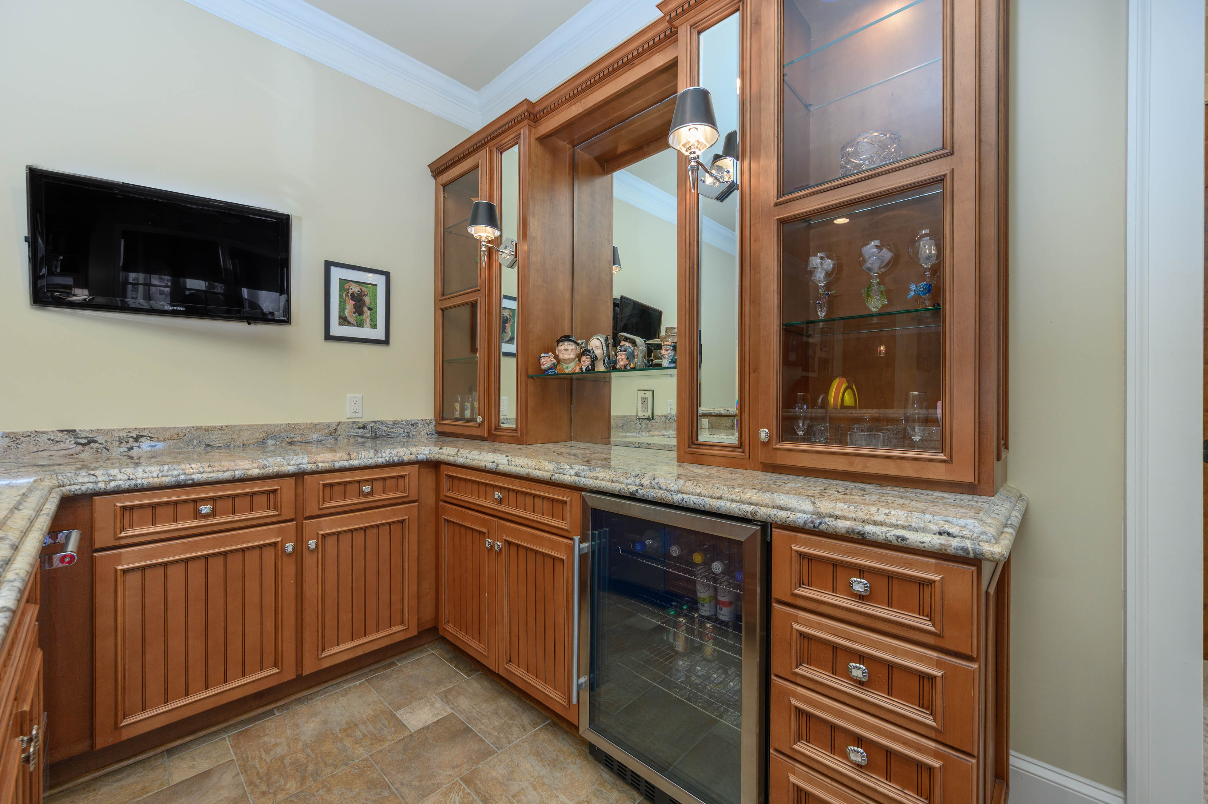 1050 Montgomery Drive image 32